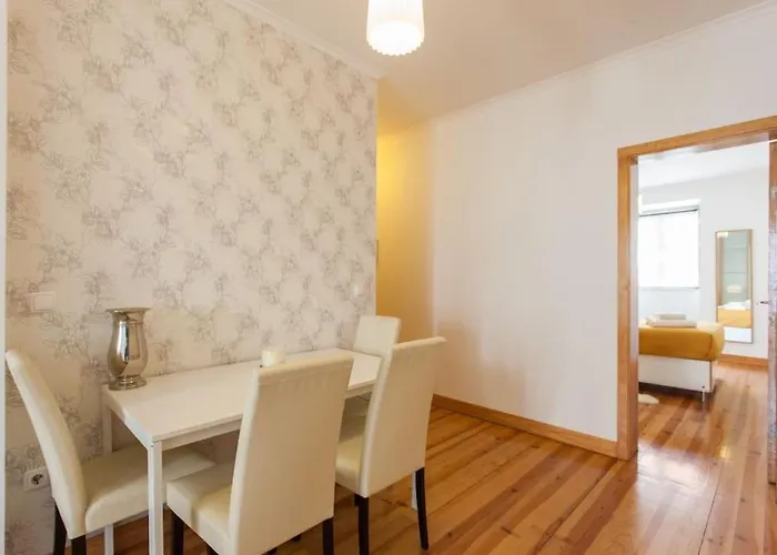 Apartment Old Town, 28 Tram, With Private Terrace *