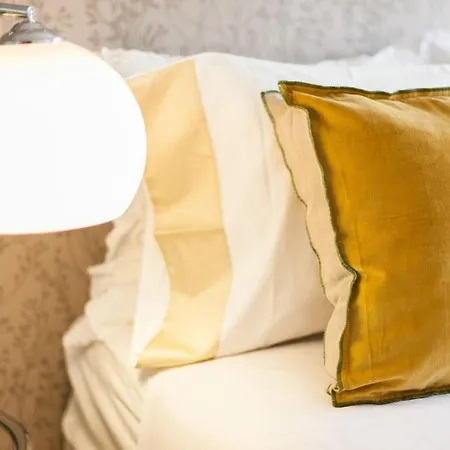 Апартаменты Old Town, 28 Tram, With Private Terrace *